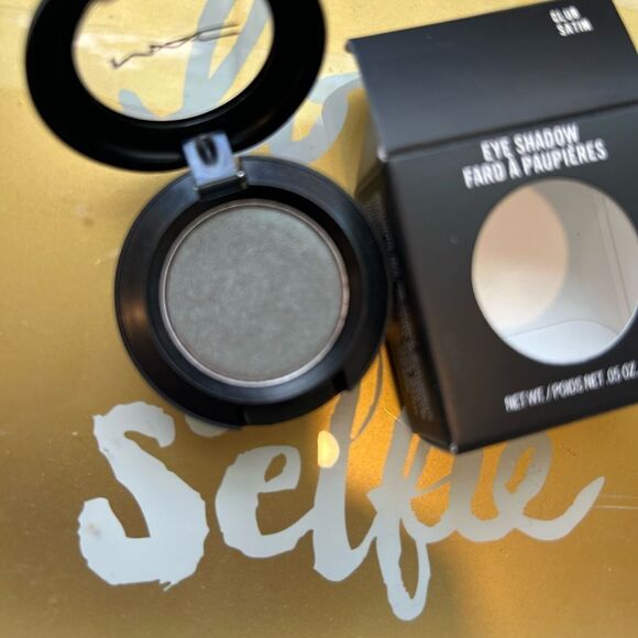 Mac eyeshadow - Picture 2 of 2